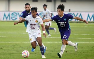 Hokky Caraka mencetak gol salto, Persita tekuk Persik 3-0