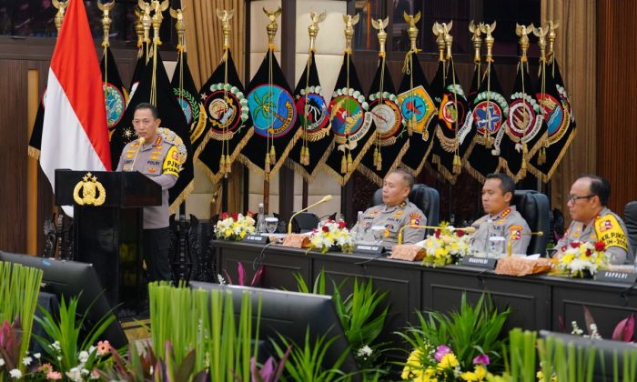 Pelaksanaan tugas belum sempurna, Kapolri menyampaikan permintaan maaf