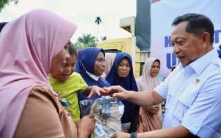 Mendagri serahkan bantuan kepada warga terdampak bencana di Aceh Utara