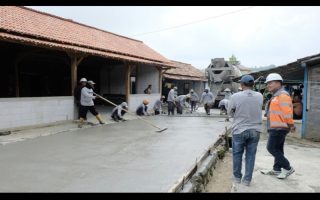 PT Semen Gresik kucurkan Rp1,05 M bangun infrastruktur desa sekitar perusahaan