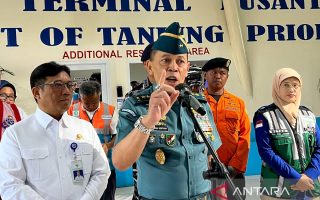 TNI AL mengerahkan 20 kapal perang percepat pemulihan bencana Sumatera