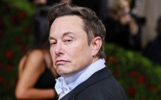 Elon Musk Kian Tak Tertandingi, Kekayaan Rp12.500 Triliun Setara Tiga Orang Terkaya Dunia