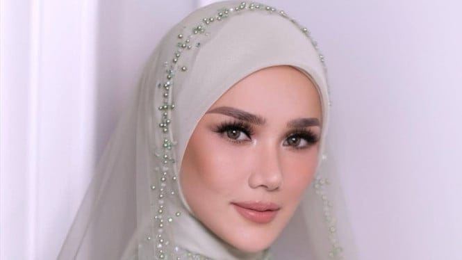 Viral! Momen Mulan Jameela Cium Tangan Ibu Maia Estianty, Ekspresi Sang Ibunda Disorot Netizen