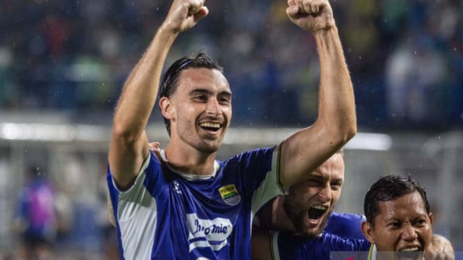 Andrew Jung Tebus Penalti Gagal, Persib Tundukkan PSM Makassar di GBLA
