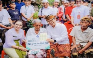 Warga Badung Bali Berusia di Atas 75 Tahun Dapat 'Kado', Uang Rp 3 Juta