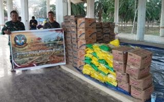 Alumni Akademi TNI-Polri 2006 Salurkan Bantuan ke Aceh