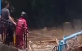 Kawasan Guci Tegal dihajar banjir bandang