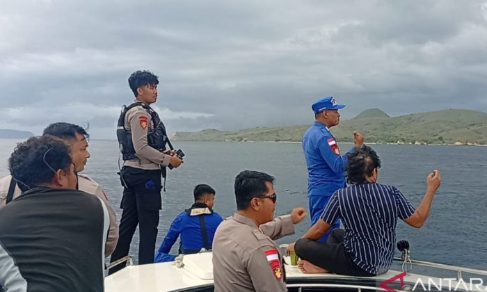 Tim SAR sisir lokasi kapal wisata tenggelam di Labuan Bajo