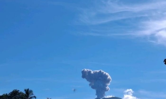 PGA: Gunung Ibu lontarkan abu setinggi hingga 600 meter