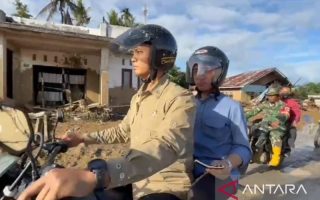 Gibran naik motor trail ke lokasi bencana
