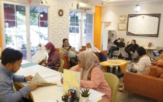Masyarakat Jakarta Barat manfaatkan layanan yang buka saat libur Nataru