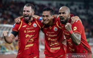 Persija tanpa libur Tahun Baru
