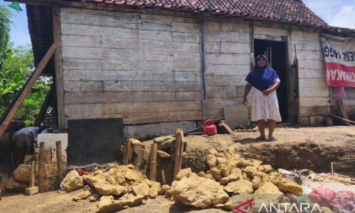 Rumah warga Blora rusak karena pergerakan tanah