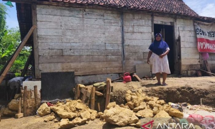 Dampak pergerakan tanah, rumah warga Blora rusak