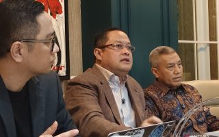 Pengacara Nadiem laporkan tiga saksi kasus korupsi Chromebook ke KPK