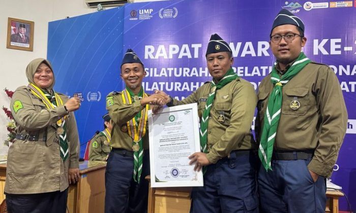 Hizbul Wathan Kafilah Penuntun Moh. Djazman UMS raih penghargaan Qabilah PTMA Tergiat Tahun 2025
