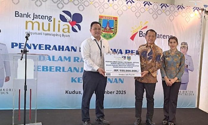 Bank Jateng beri beasiswa pelajar Kudus sebagai wujud peduli pendidikan