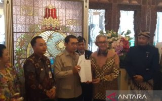 Menbud tunjuk Tedjowulan sebagai pelaksana Keraton Surakarta
