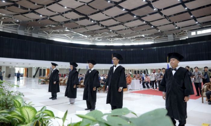 UMS perkuat peran sebagai poros intelektual lewat pengukuhan lima gubes