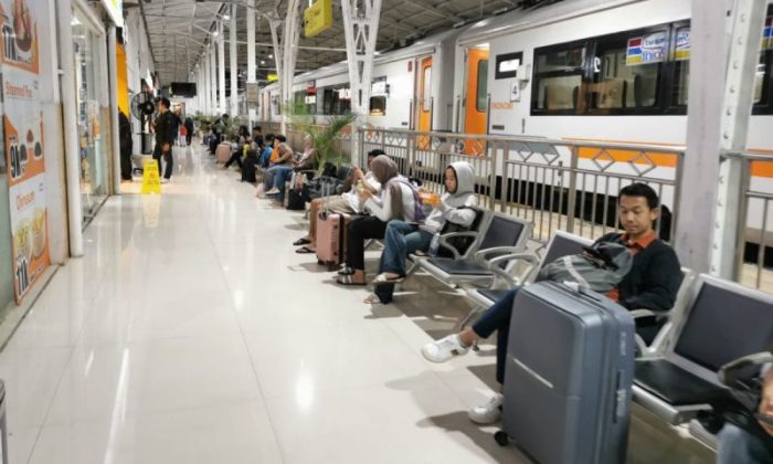 Kereta Kamandaka-Purwojaya batal berangkat akibat banjir