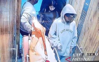 Reza Arap hadir dalam proses evakuasi jenazah Lula Lahfah