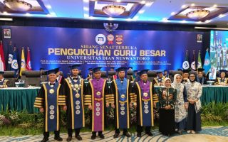 Universitas Dian Nuswantoro Semarang kukuhkan tiga guru besar