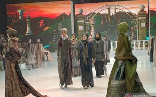 Koleksi busana "Imperial Reverie" jelang Lebaran ala Zaskia Sungkar