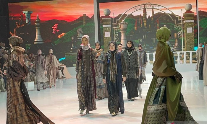 Koleksi busana "Imperial Reverie" jelang Lebaran ala Zaskia Sungkar