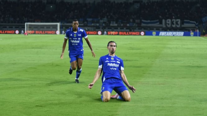Duel Klasik Bernilai Enam Poin: Persib vs Persija Penentu Pemuncak Klasemen