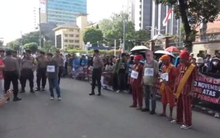 Polri Didesak Usut Kasus Candaan Pandji Pragiwaksono soal Adat Toraja