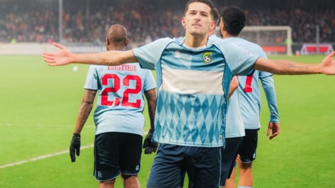 Bek Timnas Indonesia Justin Hubner Cetak Gol Perdana di Eredivisie
