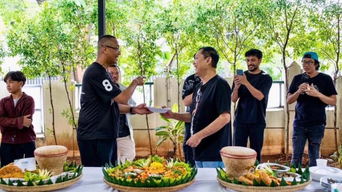 Reuni Denny Siregar dan Rudi Soedjarwo Hadirkan Film Tanah Runtuh, Semesta Emosional Baru yang Lebih Sunyi