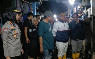 Pemkab-Polres Batang menyalurkan bantuan logistik warga terdampak banjir