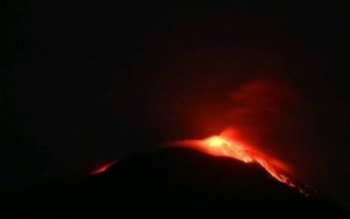 Gunung Ile Lewotolok di Lembata kembali erupsi