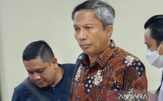 Mantan Pj Bupati Cilacap dituntut 10 tahin penjara