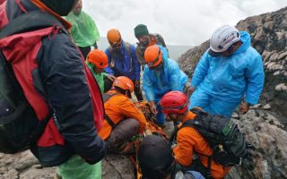 Tim SAR berhasil mengevakuasi korban hilang di Gunung Slamet