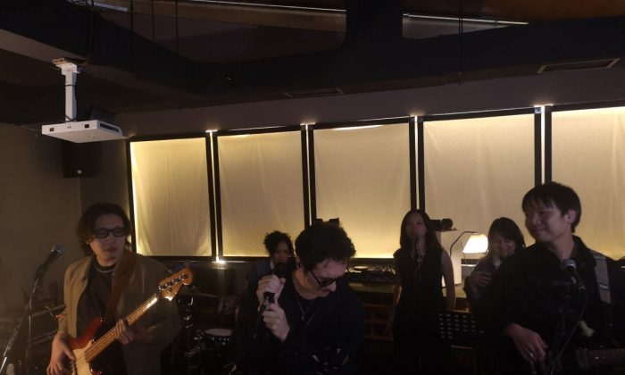 Suara paling merdu, kekasih Nadya Arina jadi vokalis band Ricecooker