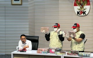 KPK sita Rp2,6 miliar dari Bupati Pati Sudewo dan tiga tersangka lain
