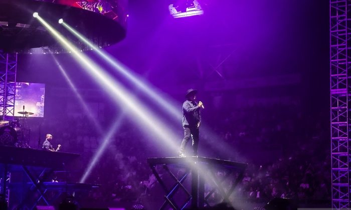 Tampil memukau, Padi Reborn bawa nostalgia di konser Dua Delapan