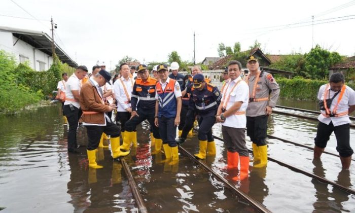 Menhub: Penanganan banjir jalur KA perlu dilakukan secara komprehensif