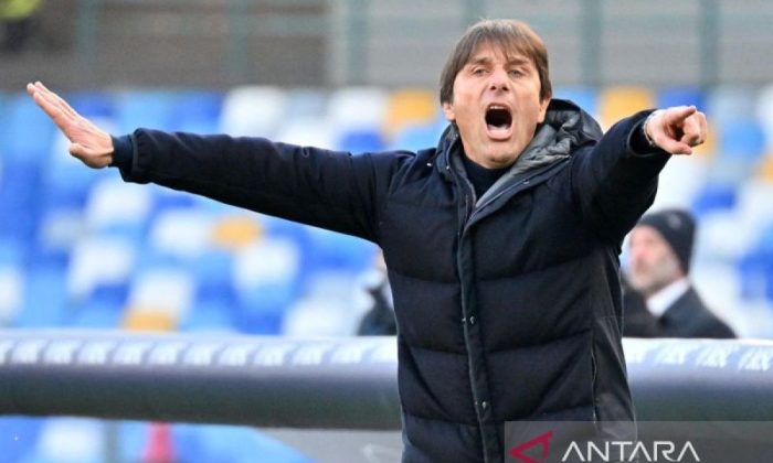 Antonio Conte dilarang dampingi Napoli dalam dua pertandingan