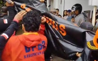 Warga Kudus tidak mandi di sungai saat musim hujan