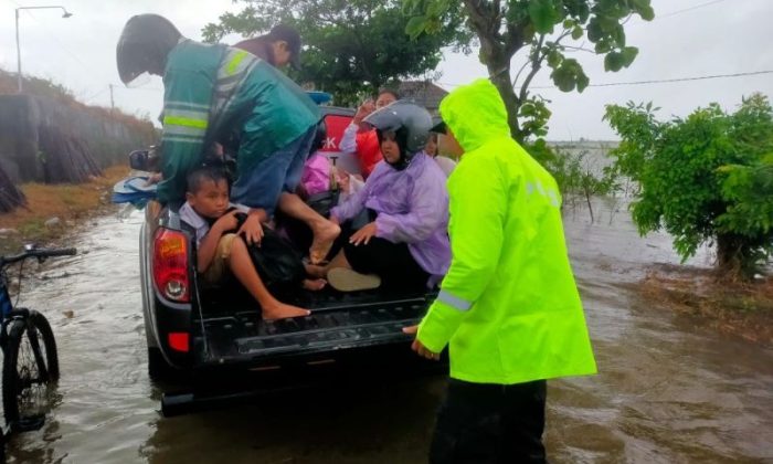 Polres Kudus evakuasi warga terdampak banjir
