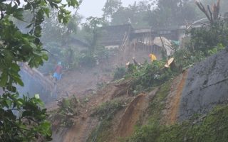 Tiga rumah terdampak tanah longsor di Kudus