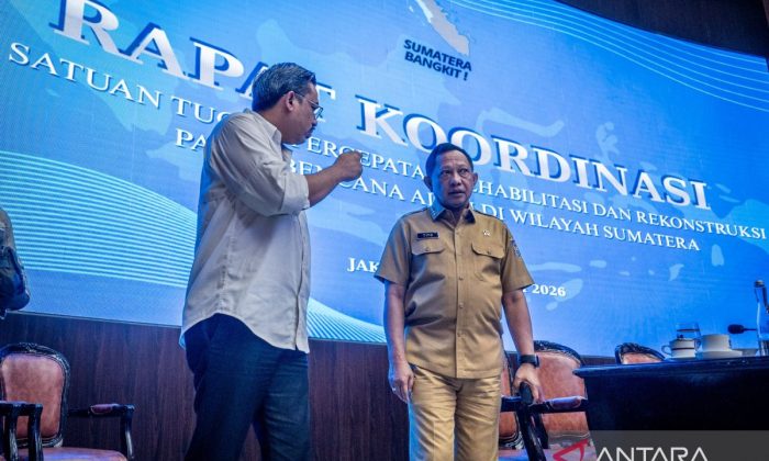 Ribuan personel dikerahkan bersihkan lumpur di Aceh Tamiang