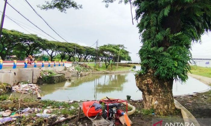 BNPB: Banjir Karanganyar Demak got tak lancar tertutup sampah