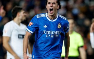 Menang 2-0 di kandang Valencia, Real Madrid jaga jarak dari Barcelona