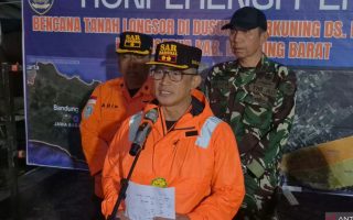 Tim SAR melanjutkan pencarian korban longsor Cisarua secara terbatas
