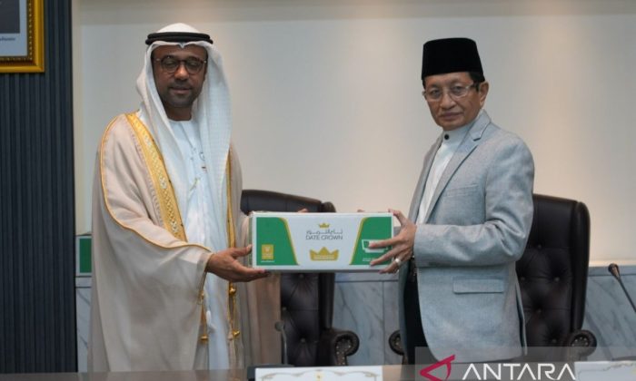 UEA hadiahi Indonesia 30 ton kurma premium