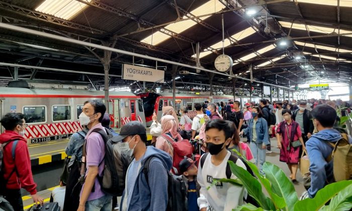 KAI memperkuat mobilitas aglomerasi Jawa Tengah lewat layanan kereta api